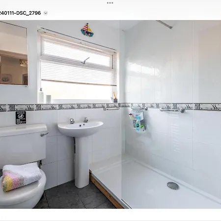 Seaside Escape At Looe Apartment Exterior photo