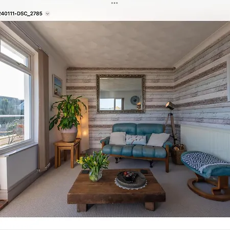 Seaside Escape At Looe Apartment Exterior photo