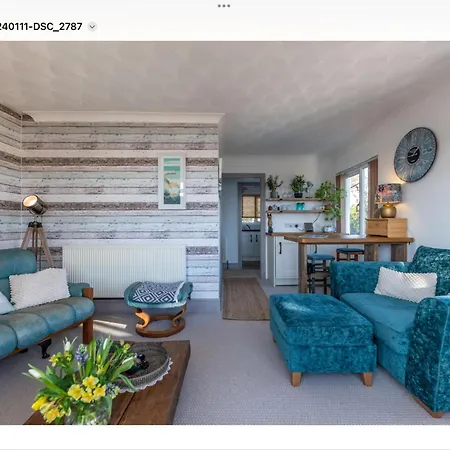 Seaside Escape At Looe Apartment Exterior photo