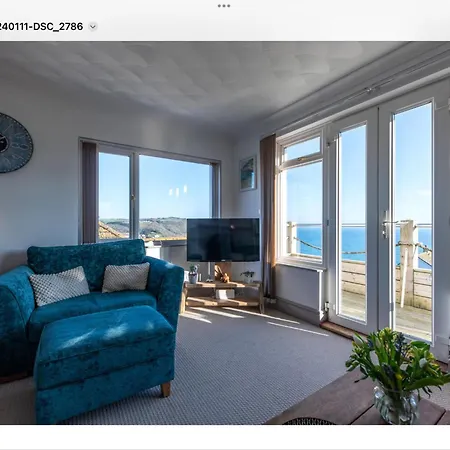Seaside Escape At Looe Apartment Exterior photo